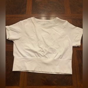Aerie offline cropped tee shirt in white size XL